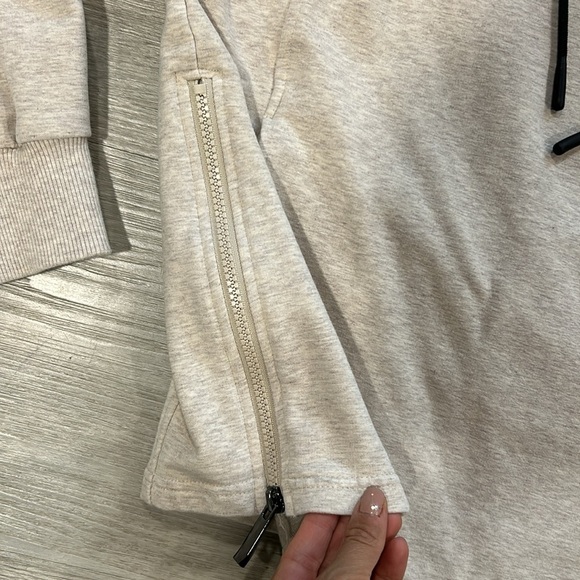 Varley pullover mock neck drawstring sweatshirt with kangaroo pocket - Picture 5 of 11